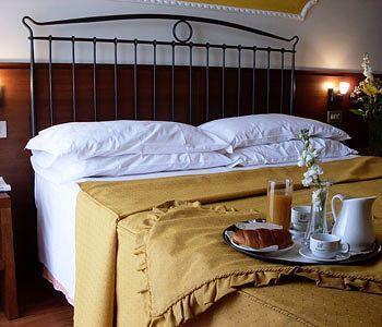 Hotel Isola Di Lauria Lauria Inferiore Ngoại thất bức ảnh