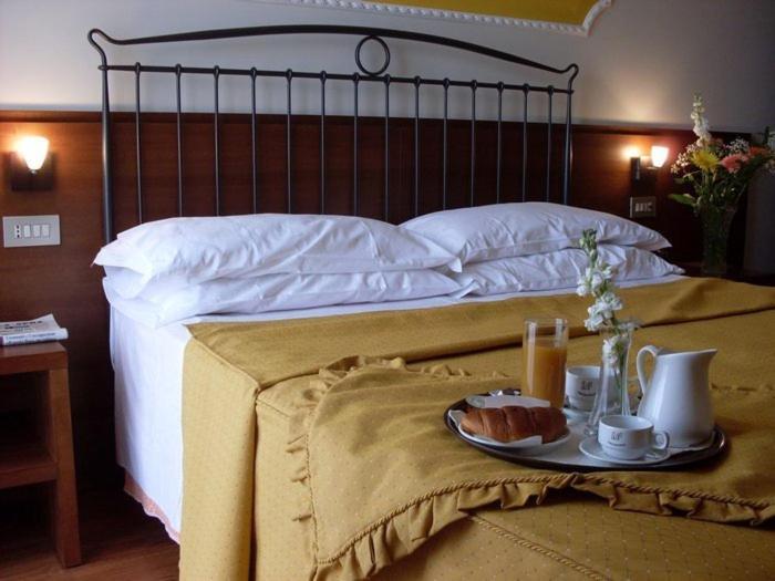 Hotel Isola Di Lauria Lauria Inferiore Phòng bức ảnh